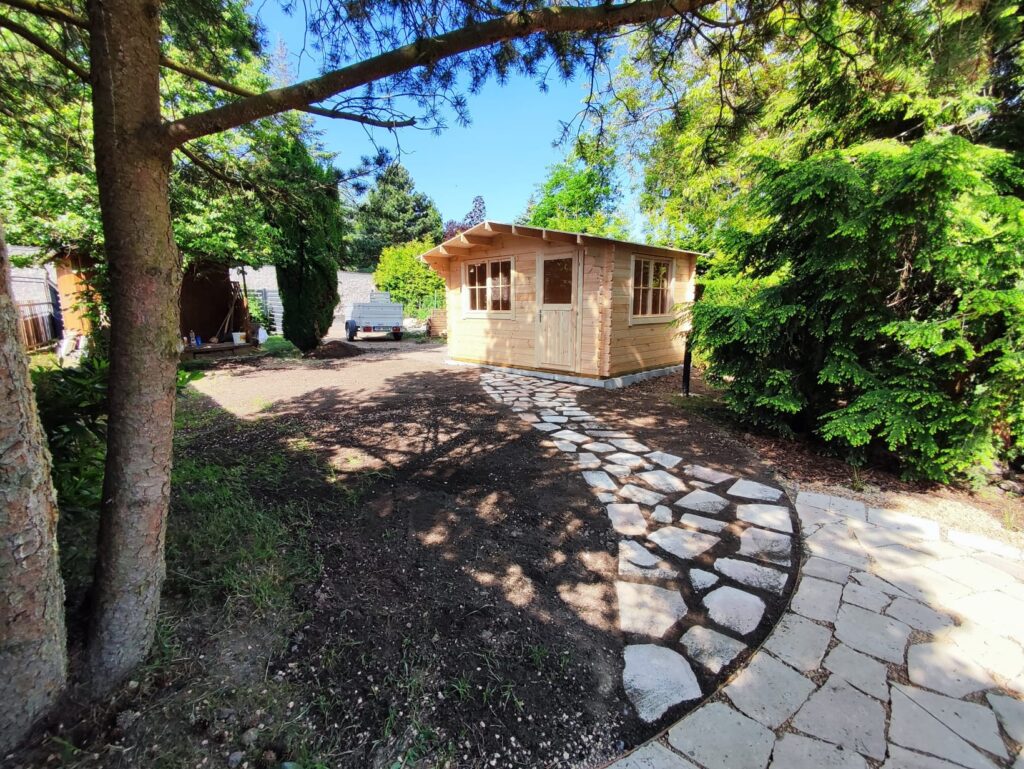 Realizace zahrady Probostov 7 usazeni naslapu