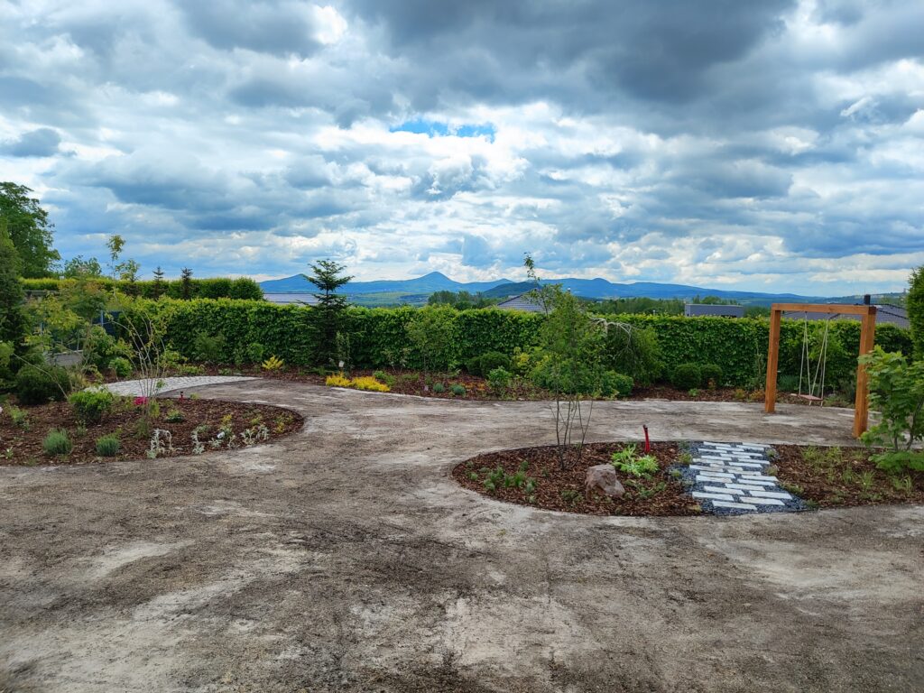 Realizace zahrady v Krupce 2 po 1