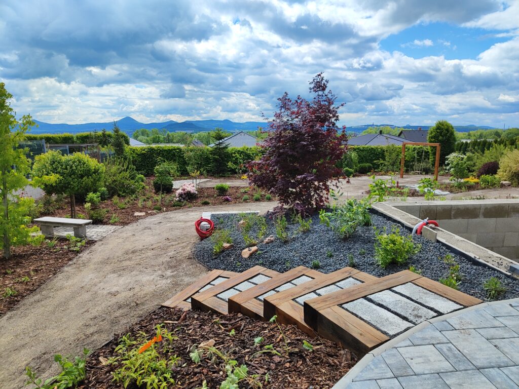 Realizace zahrady v Krupce 8